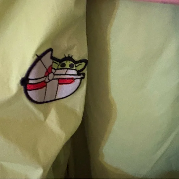 Star Wars Mandalorian Reversible Puffer Jacket Grogu Black Green Small - Picture 4 of 11